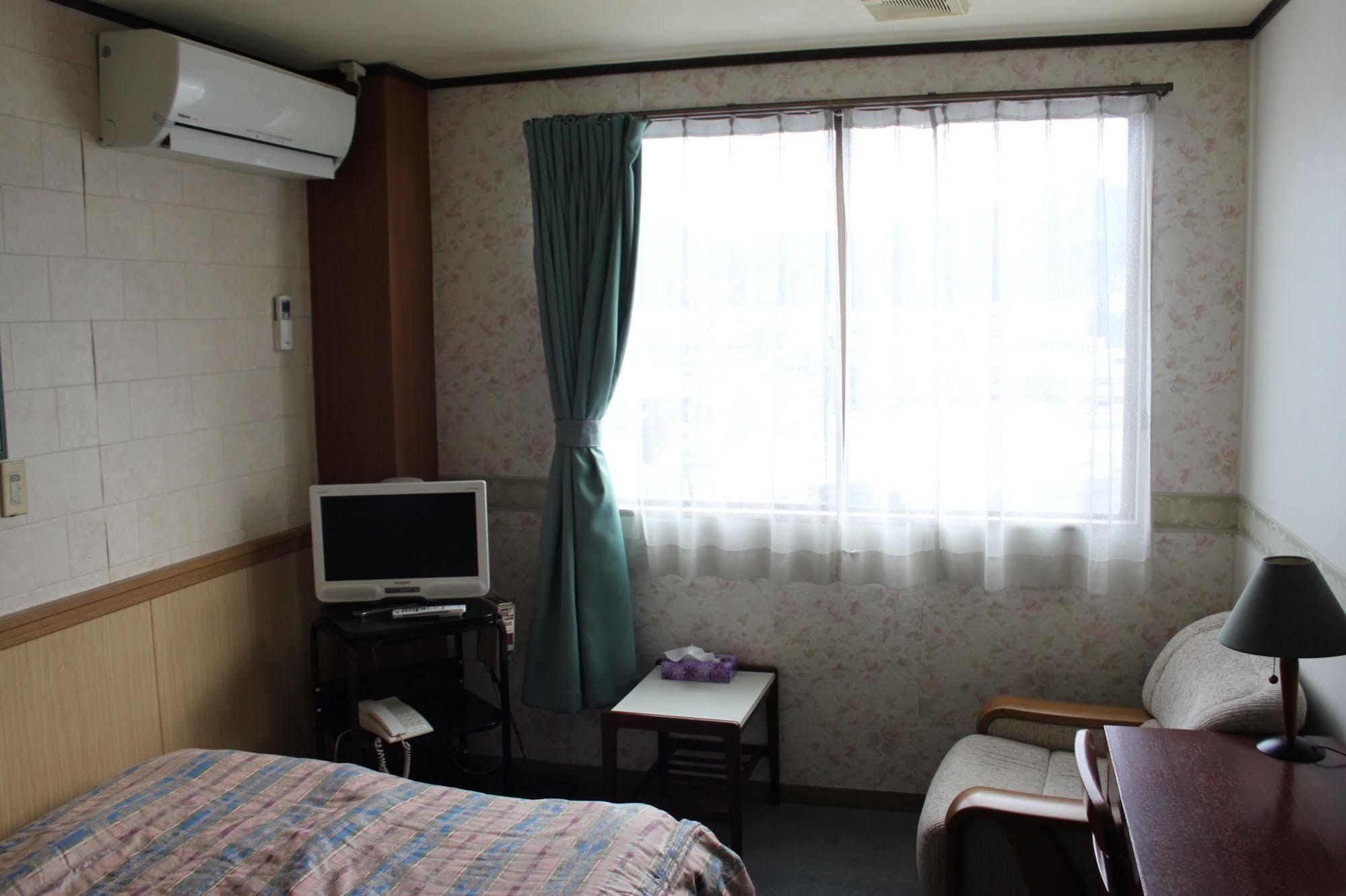 Business Hotel Fujimi Fujiyoshida Exterior foto